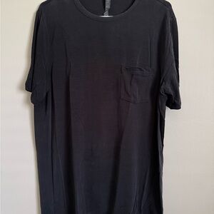 Vuori Mens Size M Dark Grey Stripes Linear Tech Performance Pocket T-Shirt